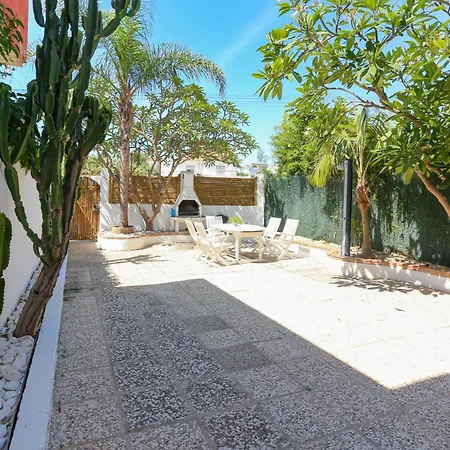 Casa Con Terraza Cerca De La Playa Dom wakacyjny