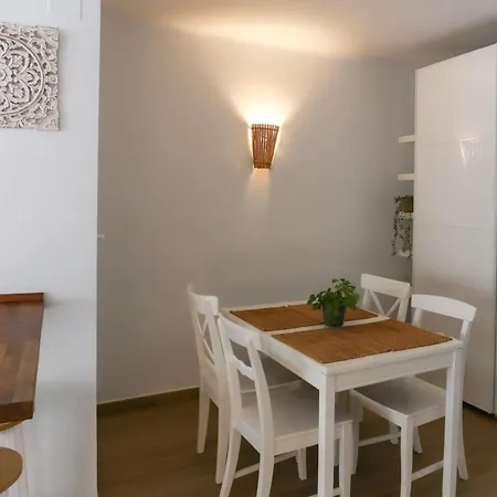 Casa Con Terraza Cerca De La Playa Torremolinos