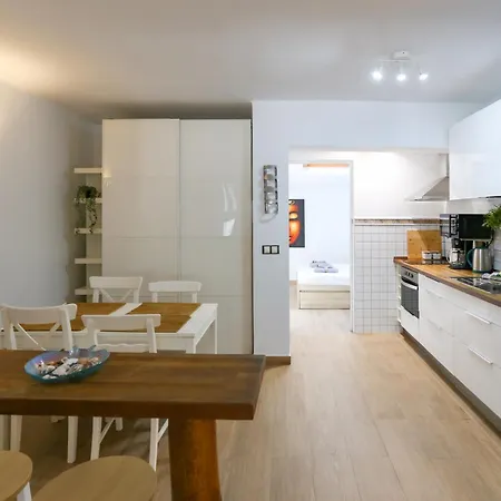 Casa Con Terraza Cerca De La Playa Torremolinos