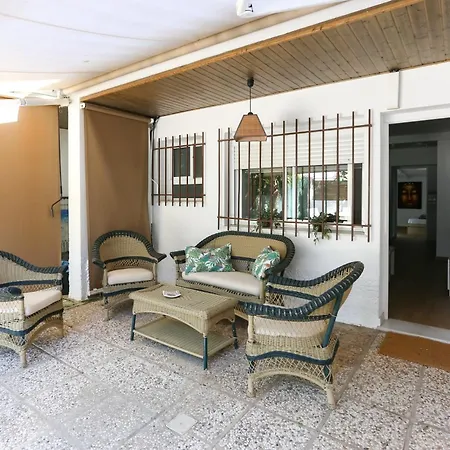 Casa Con Terraza Cerca De La Playa Dom wakacyjny