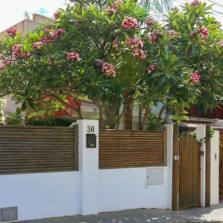 Casa Con Terraza Cerca De La Playa *